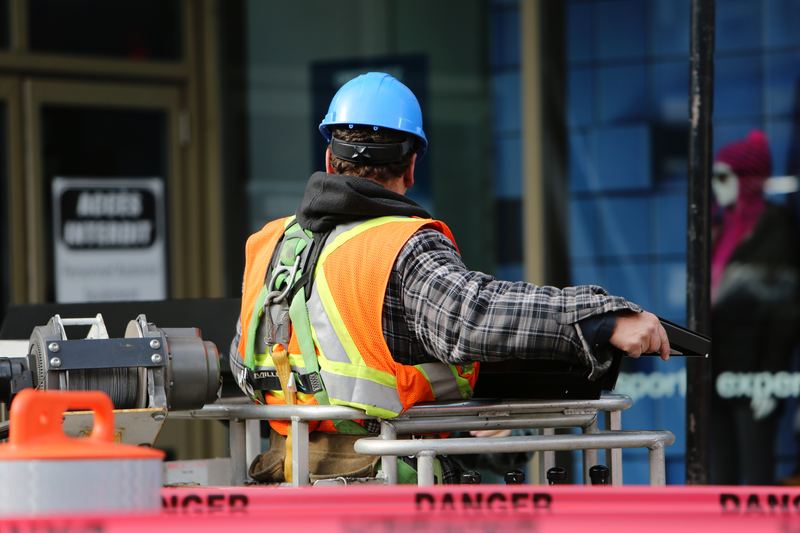 Zone de chantier balisée après une mise en sécurité